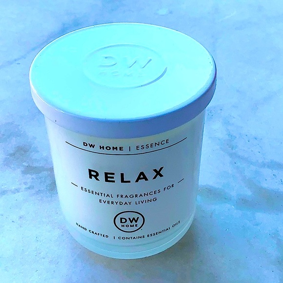 DW HOME CANDLE RELAX ESSENTIAL FRANGRANCES RICHLY SCENTED MINI NEW - Picture 2 of 3